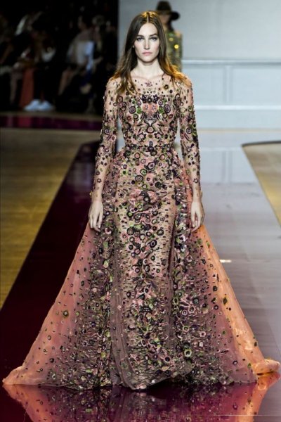 احدث صيحات الموضة لفساتين الخطوبة من مجموعة زهير مراد 2024