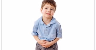 نصائح للتعامل مع أعراض جرثومة المعدة عند طفلك   حصري على لحظات