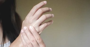 التهاب مفاصل اليد.. أعراض يجب الانتباه لها وطرق تقليل الألم   حصري على لحظات