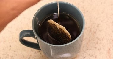 ليه شرب الشاى السايب أفضل من “الفتلة”؟ أسباب صحية   حصري على لحظات