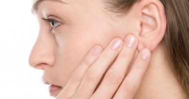 7 أسباب وراء الشعور بحكة مستمرة فى الأذن وطرق العلاج   حصري على لحظات