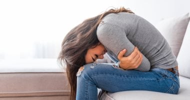 8 أعراض غير شائعة لضعف قاع الحوض عند السيدات   حصري على لحظات