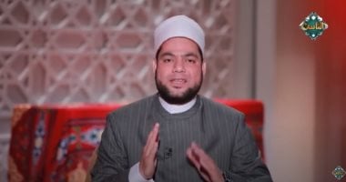 إمام مسجد الحسين: ربنا ينادي على عباده 5 مرات فى اليوم   حصري على لحظات
