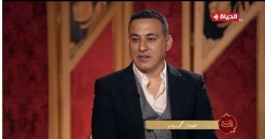 محمد دياب لـ ع المسرح: مكنتش غاوى غناء ولا تمثيل وأول أجر ليا كان 45 جنيها   حصري على لحظات