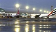 طيران الإمارات تعلق تسجيل الركاب المغادرين من دبى بسبب الطقس